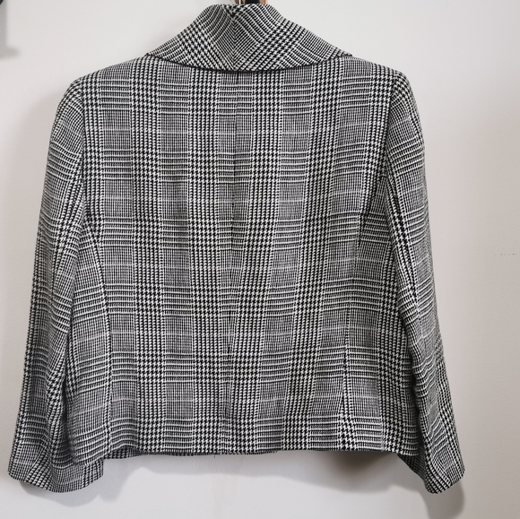 Lauren Ralph Lauren Linen Black, White and Pink Plaid Crop Jacket Size 8 - Picture 4 of 10